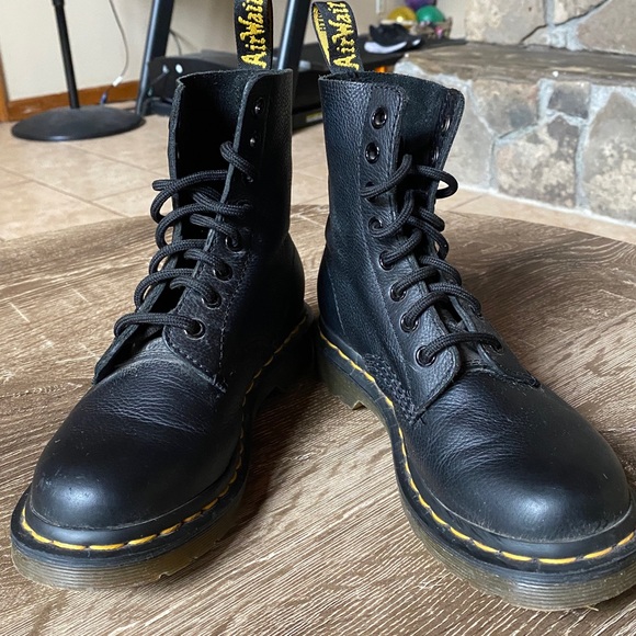 🎶Doc Marten’s 1460 Pascal Leather w/BOX - Picture 2 of 8